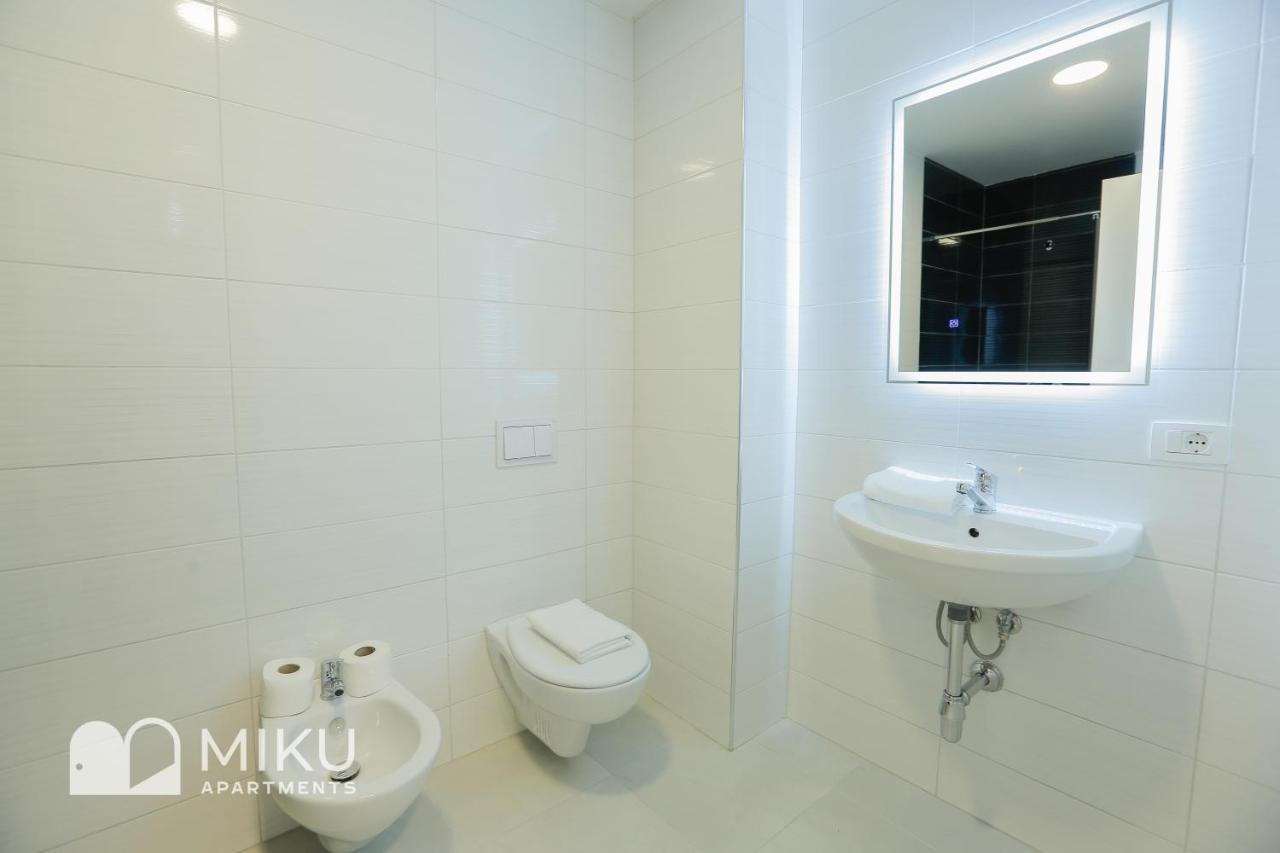Miku Apartment - Vibrant 1Bd Apartment At Olympic Residence 티라나 외부 사진