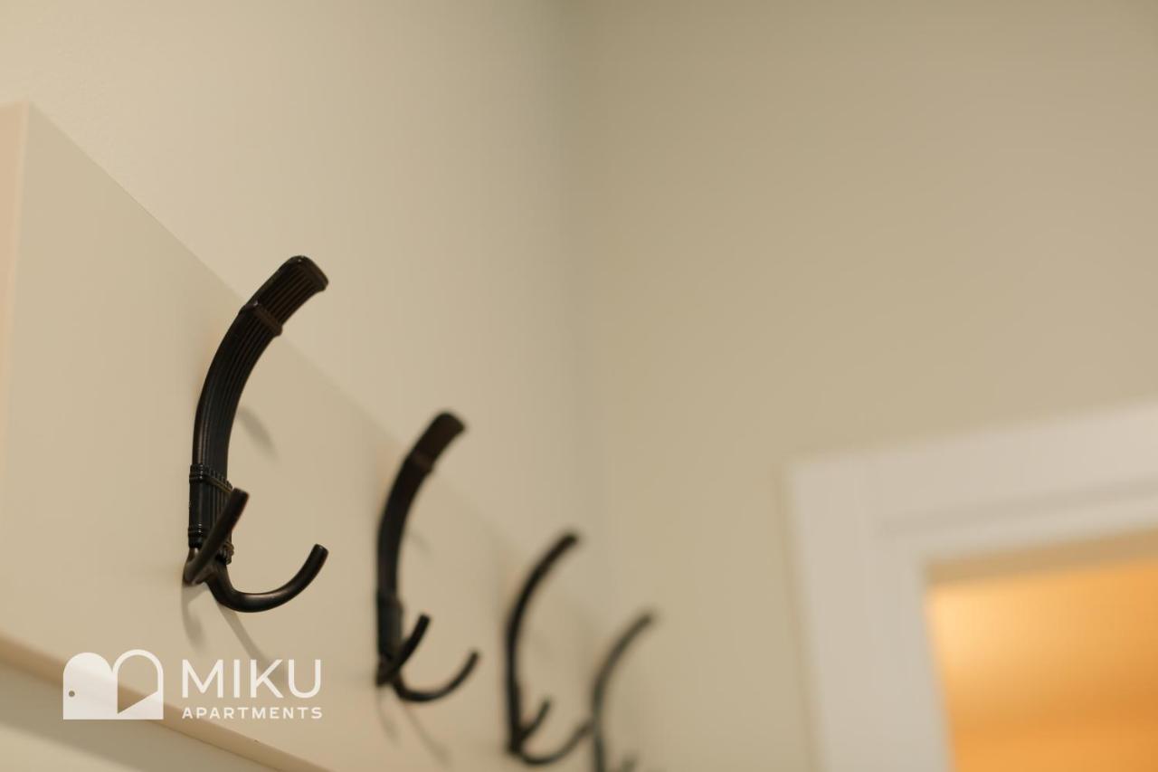 Miku Apartment - Vibrant 1Bd Apartment At Olympic Residence 티라나 외부 사진