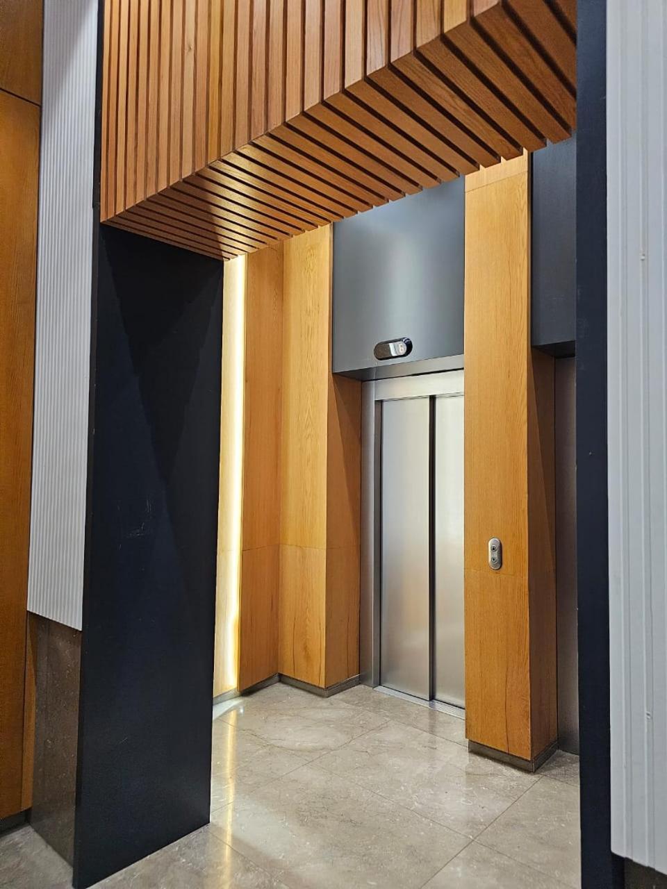 Miku Apartment - Vibrant 1Bd Apartment At Olympic Residence 티라나 외부 사진