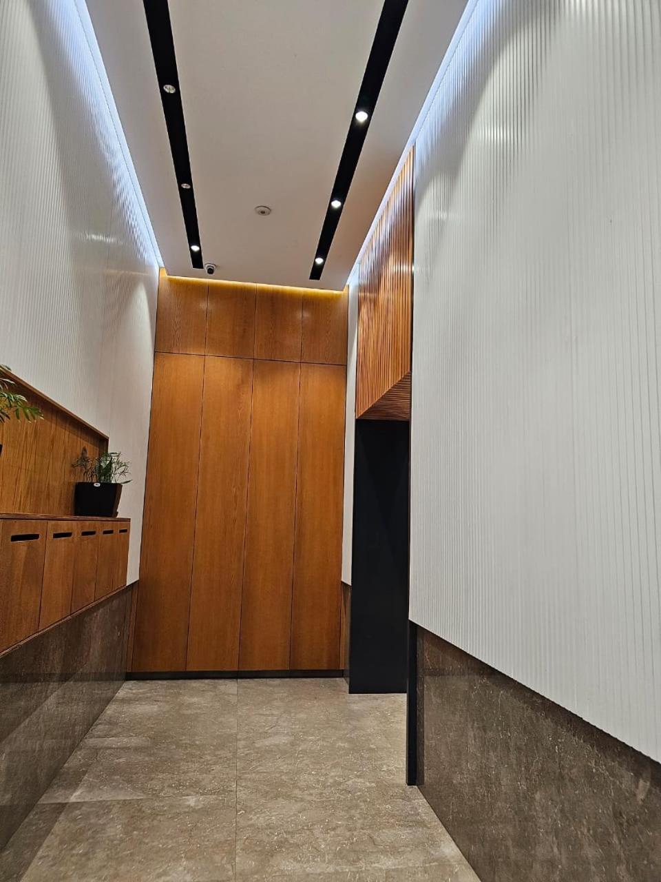 Miku Apartment - Vibrant 1Bd Apartment At Olympic Residence 티라나 외부 사진